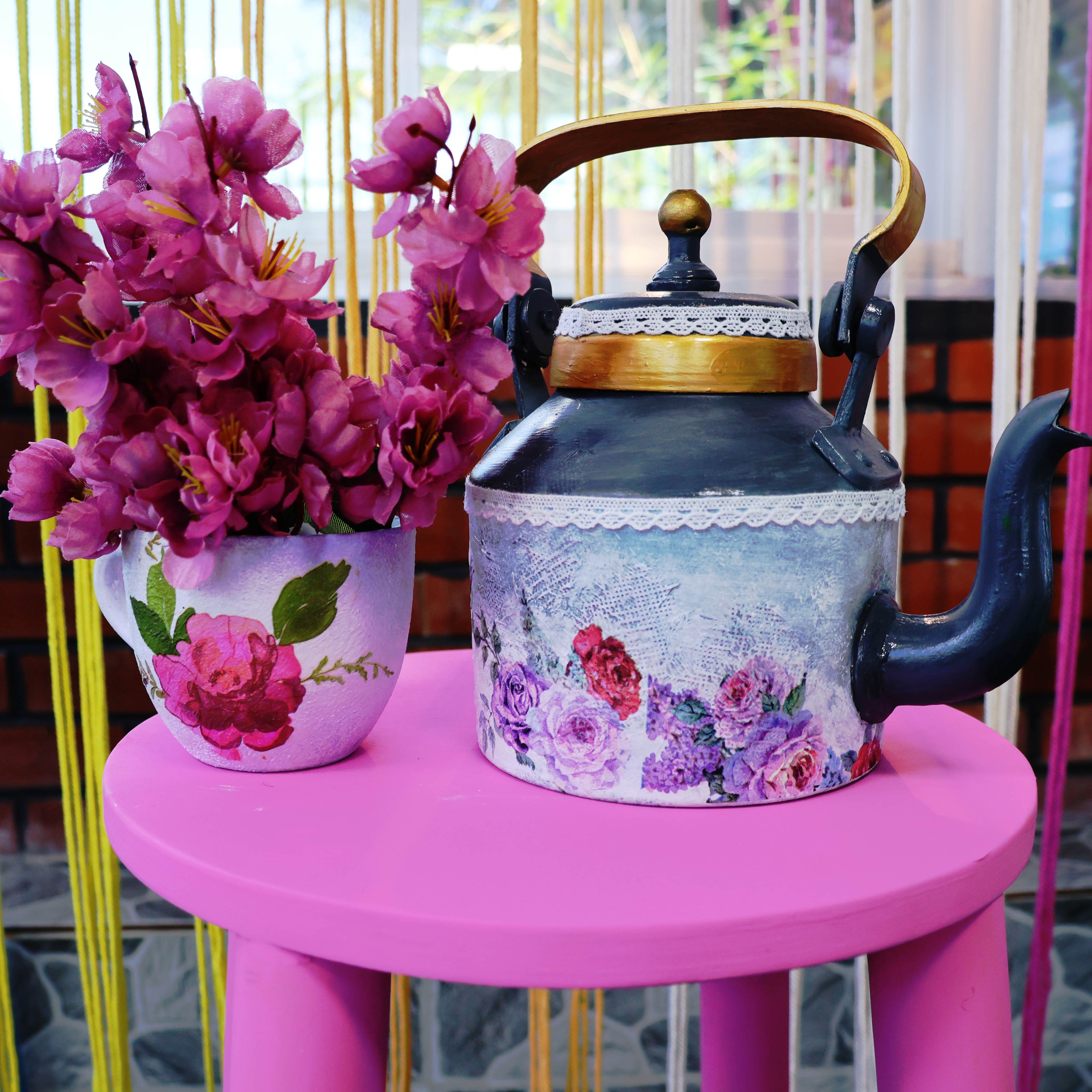 “Vintage Blossom” Floral Kettle & Mug Organizer Set